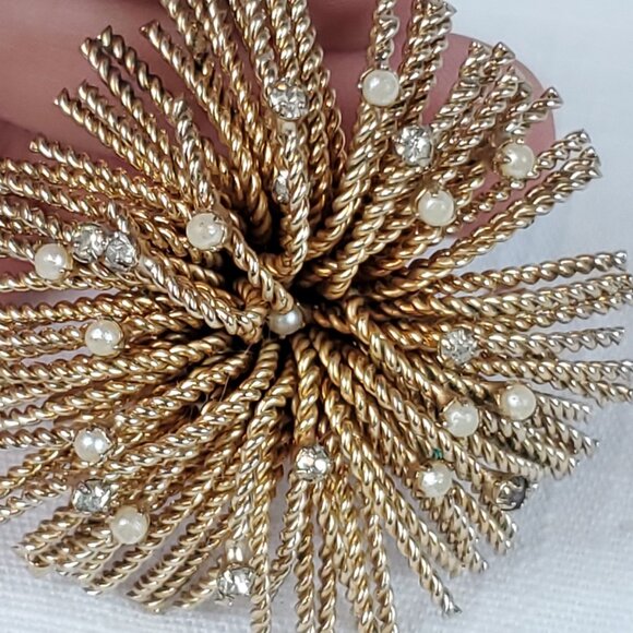 Vintage Unsigned Bergere Gold Tone Starburst Fireworks Brooch Pin - Picture 3 of 6